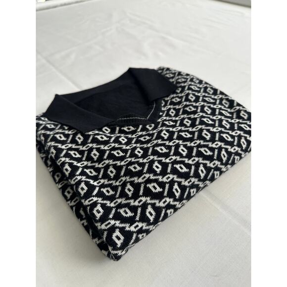 Vintage Black & White Knit Long Sleeve Sweater with Collar – Retro Pattern - Picture 4 of 5